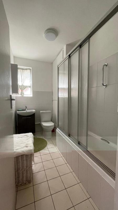 To Let 2 Bedroom Property for Rent in Oakdale Western Cape